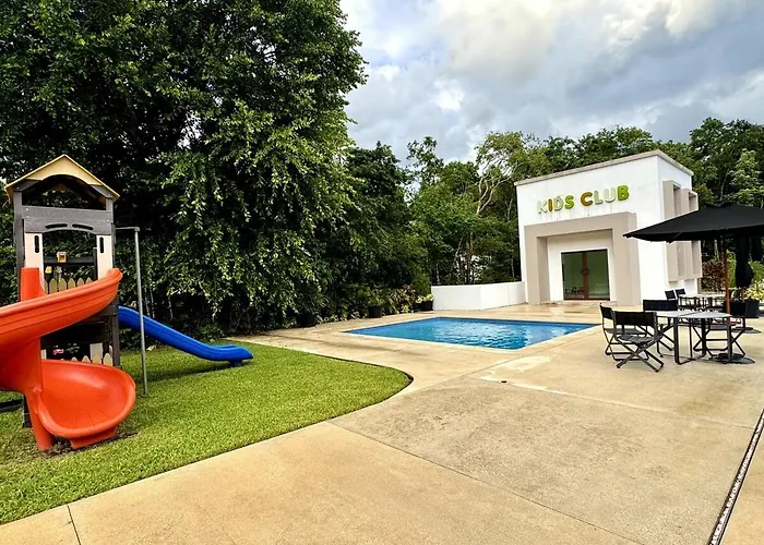 Luxury Oasis Pools, Rooftop & Paddle, Tennis Apartment Playa del Carmen