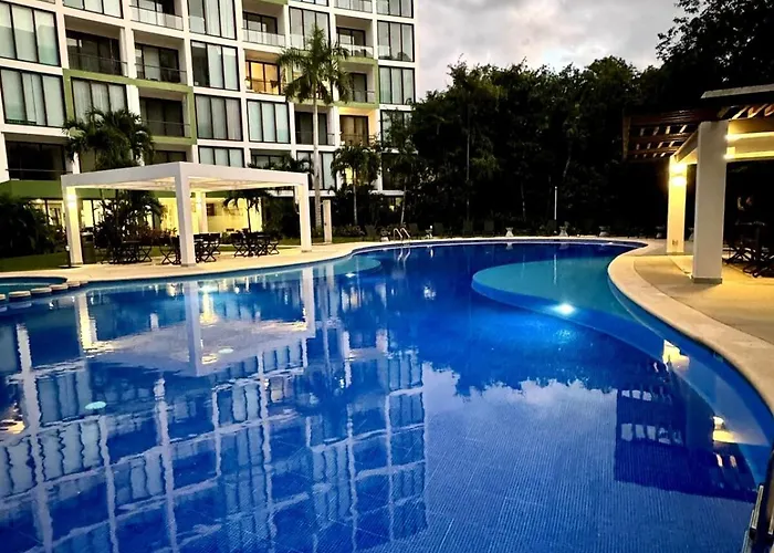 Apartment Luxury Oasis Pools, Rooftop & Paddle, Tennis *